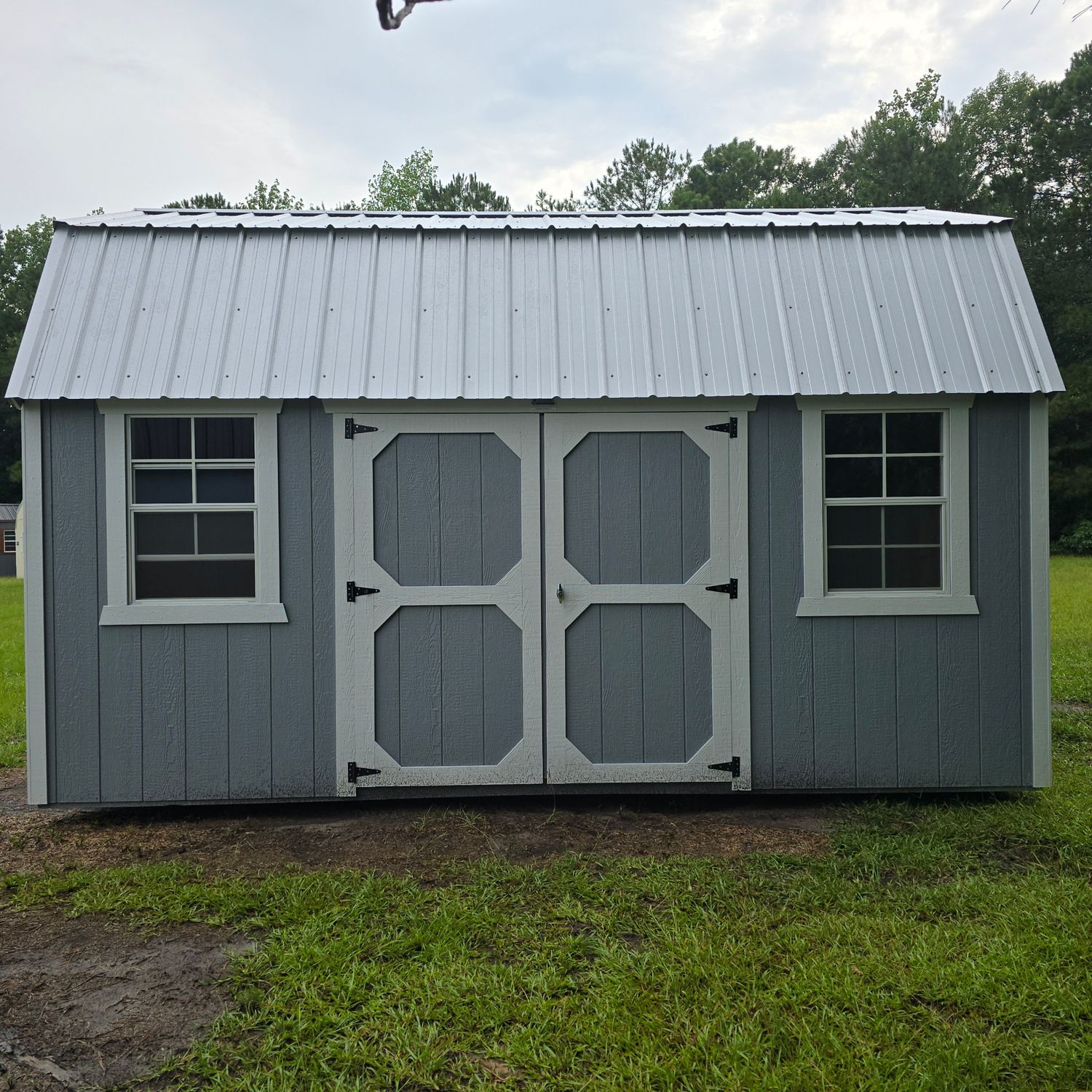 10x16 Lofted Barn-Side Entrance