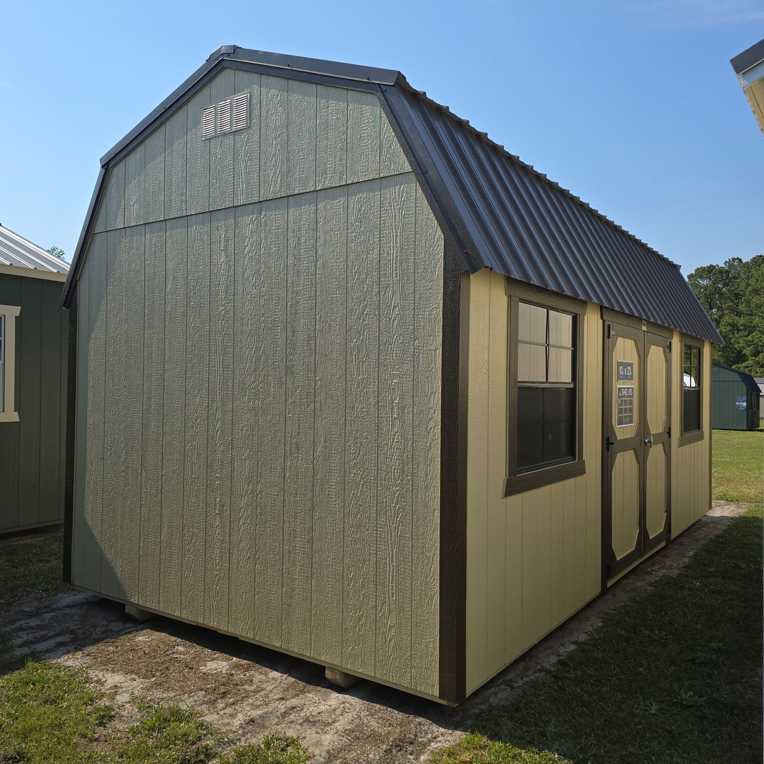 10x20 Lofted Barn-Side Entrance