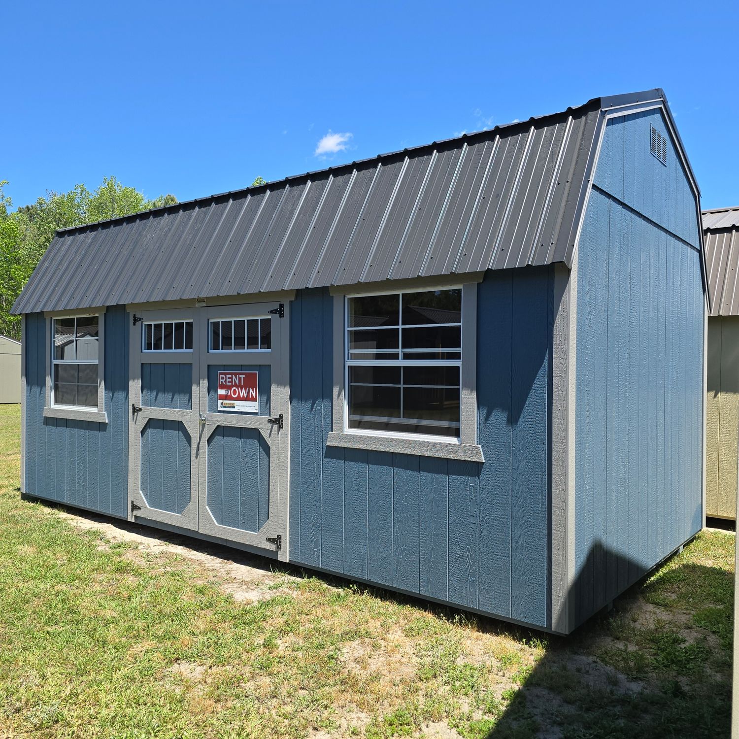 10x20 Lofted Barn-Side Entrance