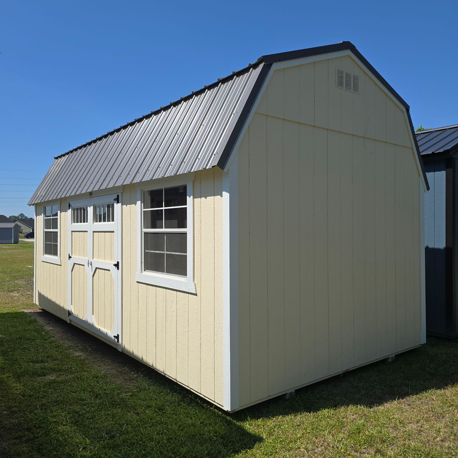 10x20 Lofted Barn-Side Entrance