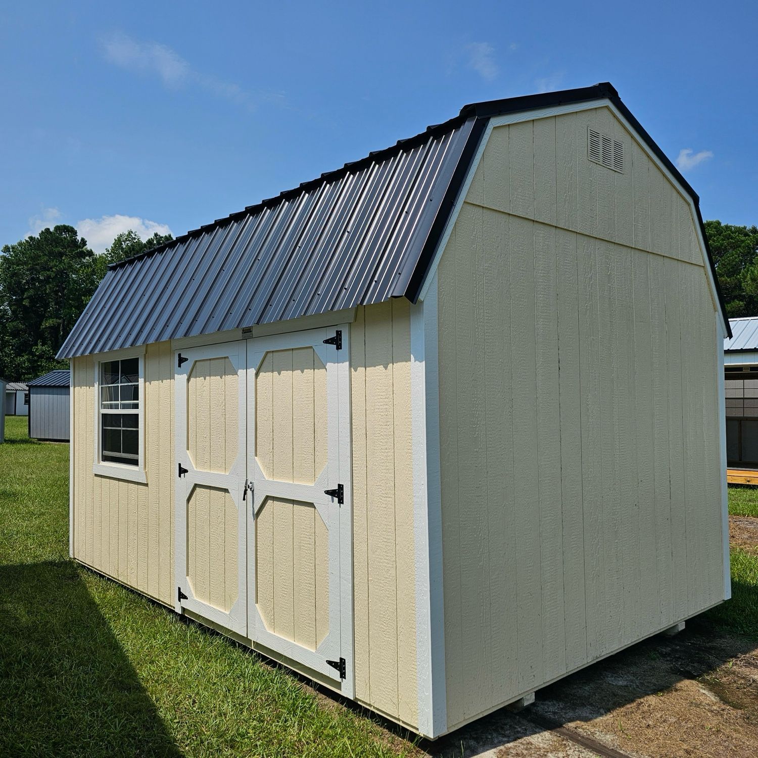 10x16 Lofted Barn - Side Entrance
