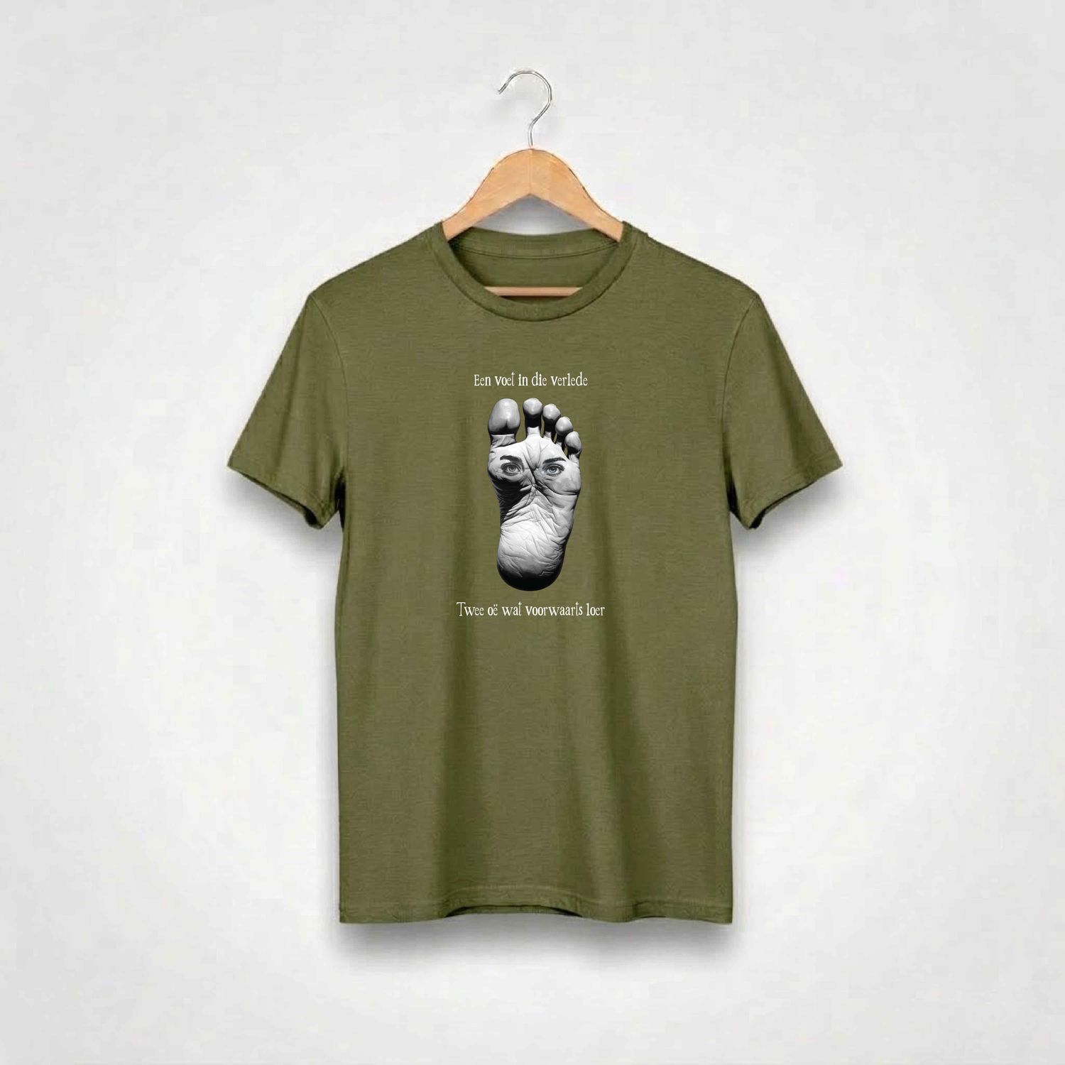 Een Voet In Die Verlede T-shirt
