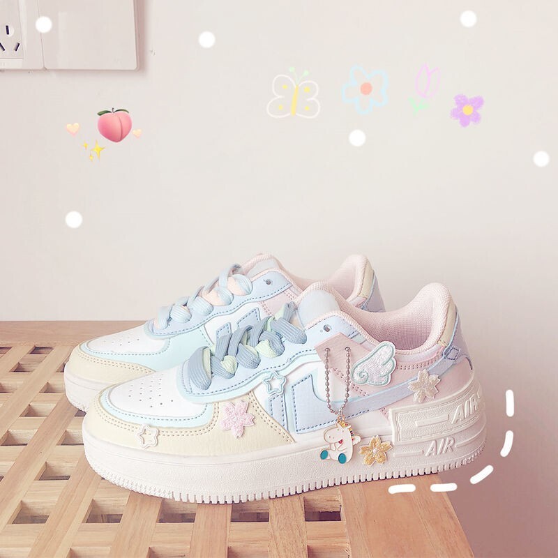 🔥Hot sale~ Macaron Air Force One 2020 ฤดูใบไม้ร่วงและฤดูร้อนใหม่หญิงวานิลลาพีชเชอร์รี่สีชมพูแหวนรองเท้าผ้าใบสีขาวและสีนวน
