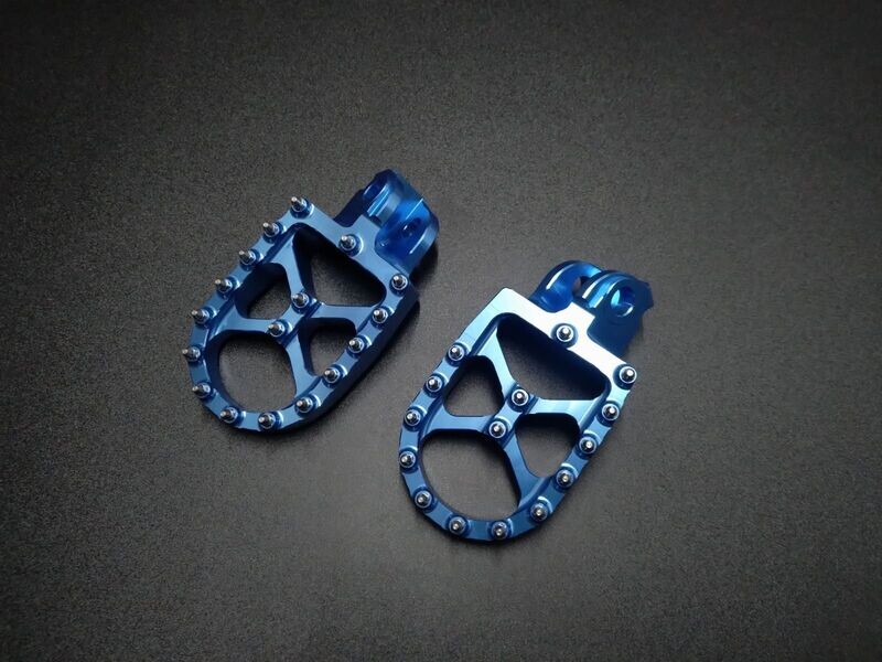 Satz Fußrasten, blau (Aluminium, CNC-gefräst) Satz Fußrasten, blau (Aluminium, CNC-gefräst)