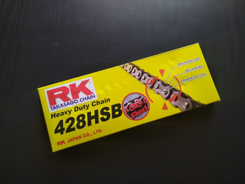 Antriebskette 428er Teilung, rot (verschiedene Längen)