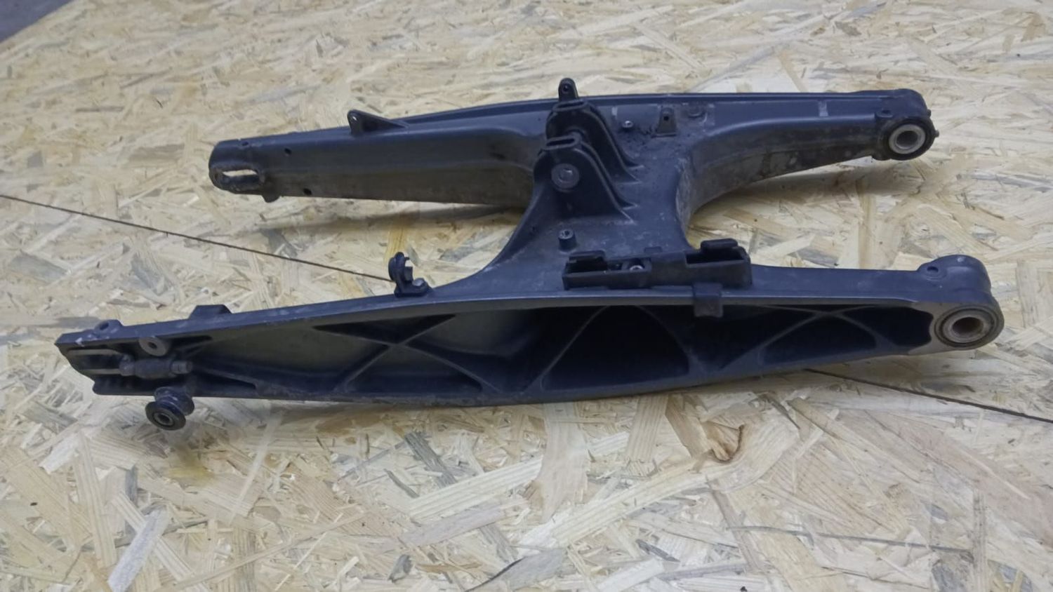 Schwinge KTM Duke 125  90504030044