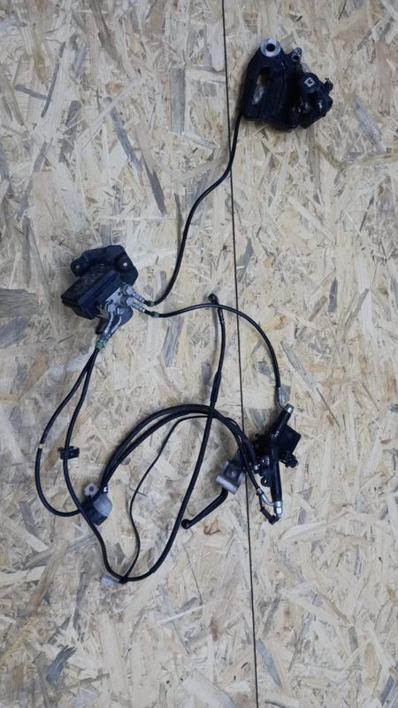 Bremsanlage KTM Duke 125 (17-20) Bremsattel hinten, ABS-Block, Bremsleitungen