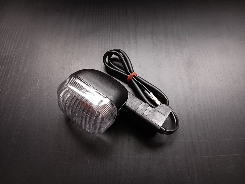 Blinker RT weiß vorn rechts / hinten links