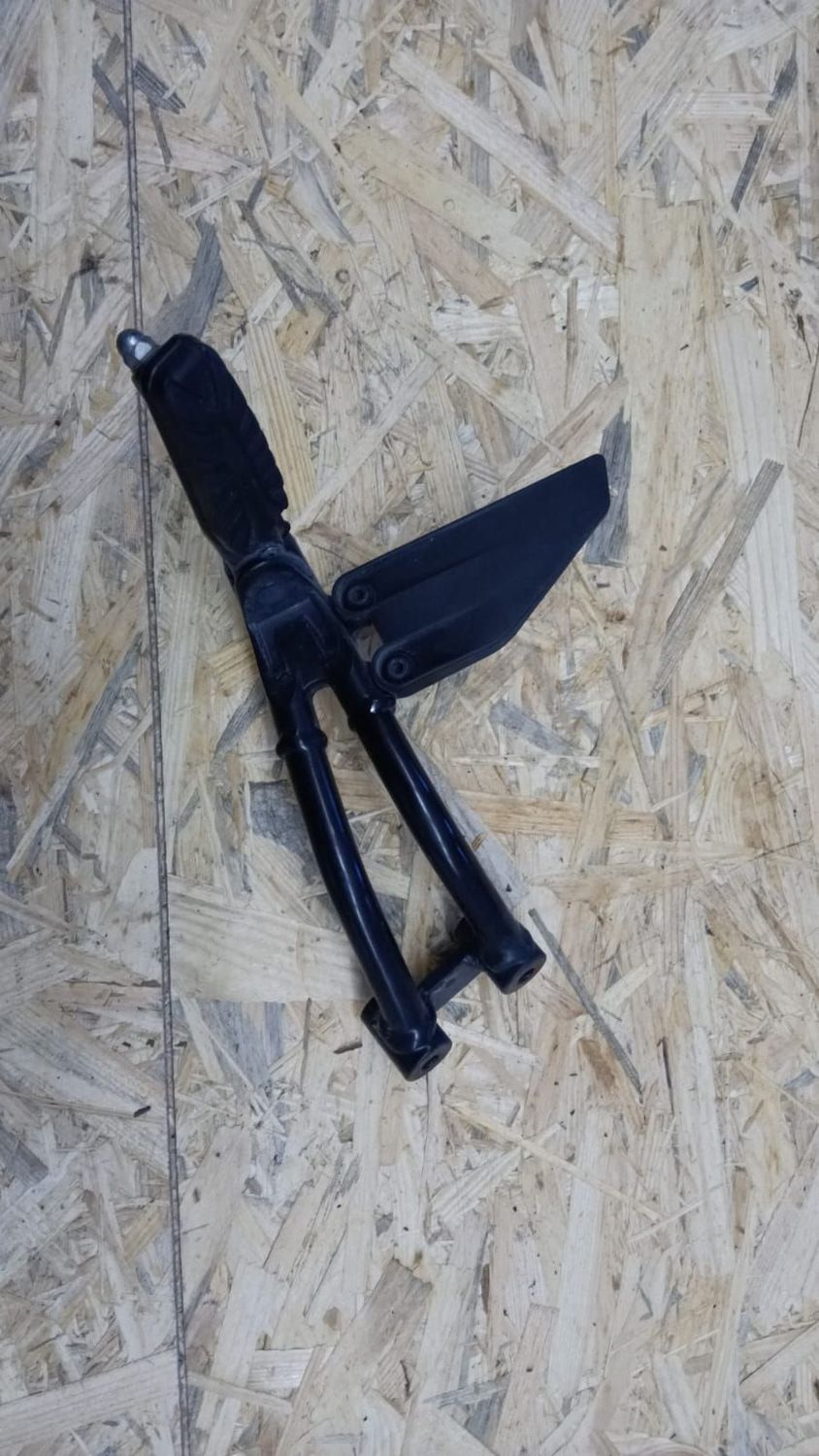 Fußrastenträger Soziusfußraste rechts KTM Duke 125 (17-20)