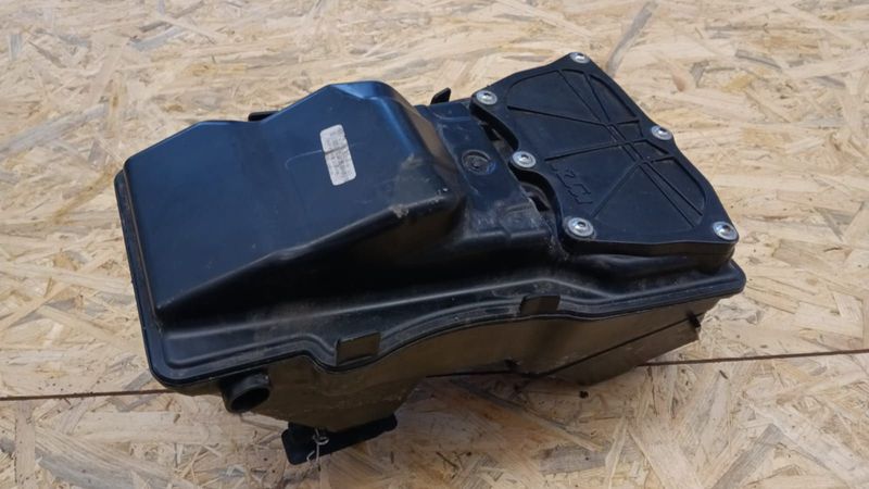 Luftfilterkasten, NEUER Filter, Sensor KTM Duke 125 (17-20) 93006001044