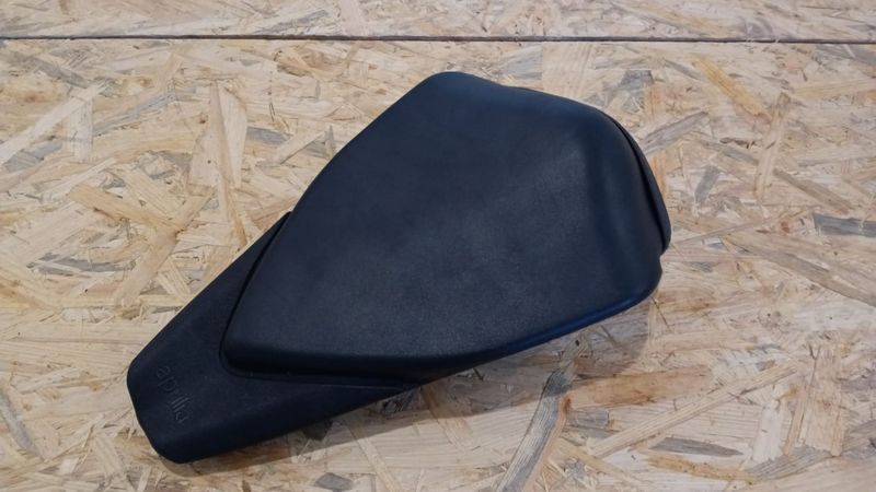 Sitzbank Sozius Aprilia RS 125, gebraucht 89382400A1