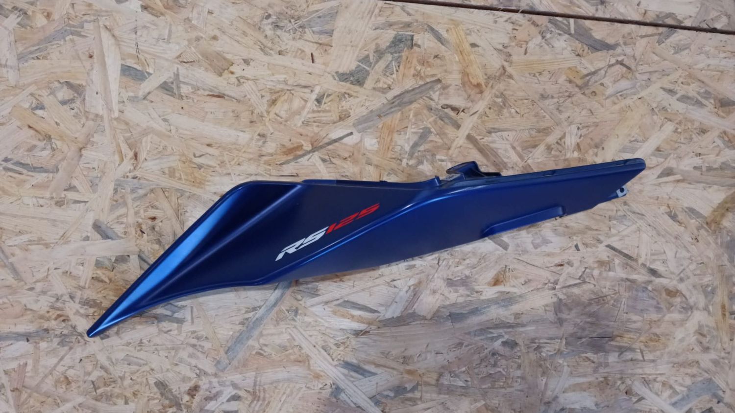 Heckverkleidung rechts Aprilia RS 125 B043477, gebraucht