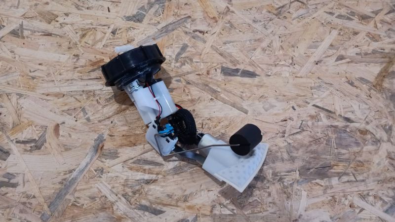 Kraftstoffpumpe Aprilia RS 125 1R000547,  gebraucht