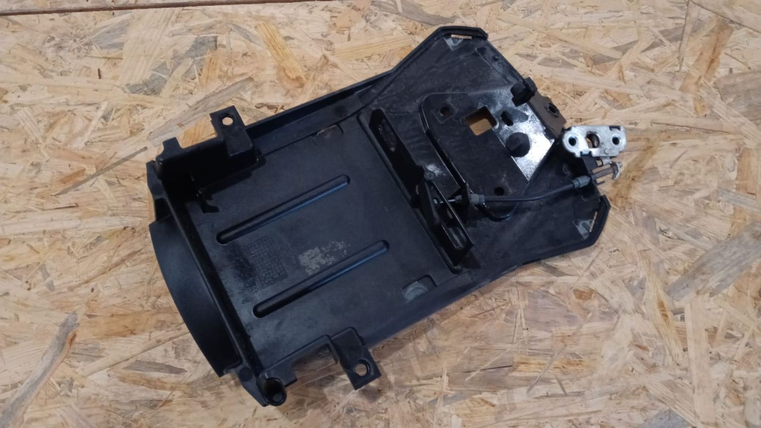 Verkleidung und Sitzbankschloss AP8146864 Aprilia RS 125 , gebraucht