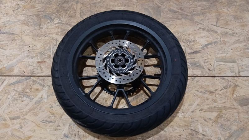 Hinterrad 867339 Aprilia RS 125 , gebraucht (mit Bremsscheibe, Kettenrad, Reifen)