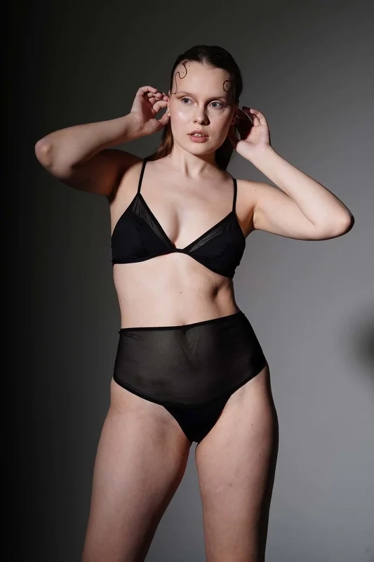 ILLY HIGH WAISTED STRING PANTY ILLY HIGH WAISTED STRING PANTY