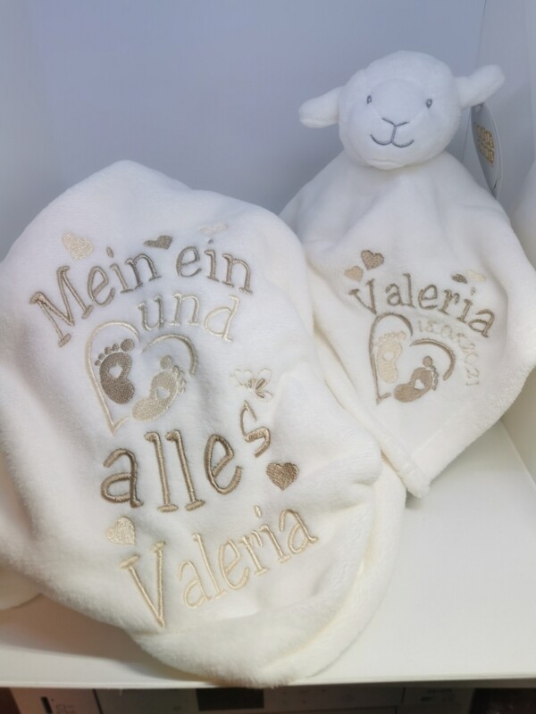 Kuscheldecke mit Nuscheli Schaf Valeria