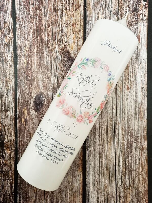 Hochzeitskerze Blumenkranz - personalisiert mit Namen, Datum und Trauspruch