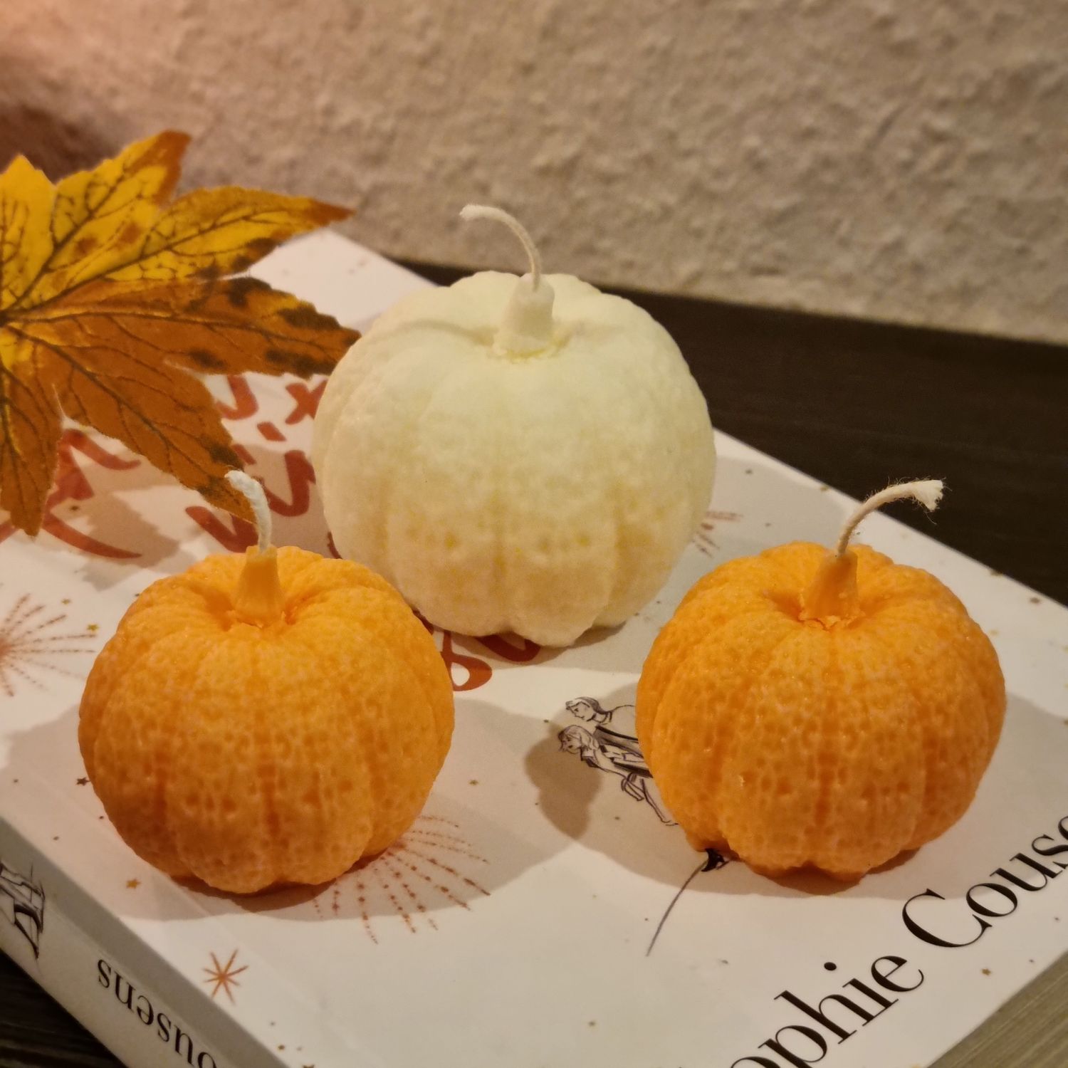 Kürbis Kerze, Herbstkerze, Herbstdeko, Sojawachskerze, Formkerze Kürbis