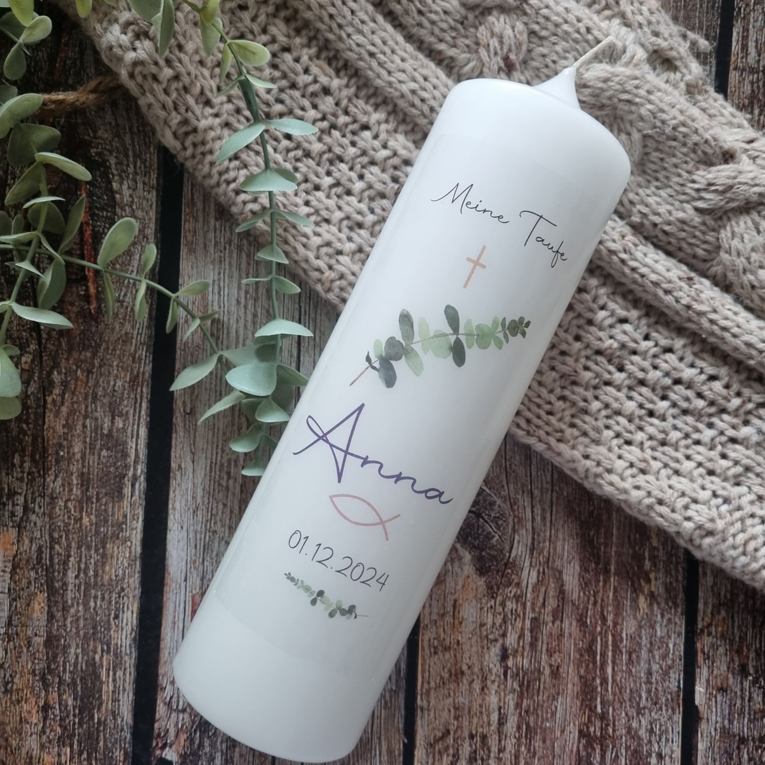 Taufkerze Eukalyptus Zweig,  Kommunionkerze Eukalyptus - für Mädchen & Jungen, Personalisierbar