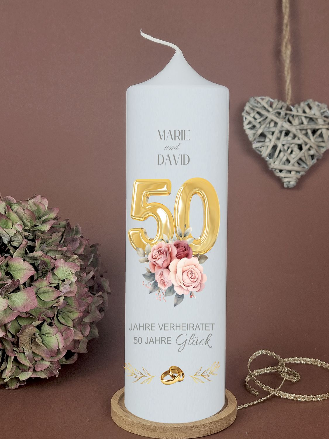 Personalisierte Kerze zur Goldenen Hochzeit – 50 Jahre Liebe stilvoll feiern Personalisierte Kerze zur Goldenen Hochzeit – 50 Jahre Liebe stilvoll feiern