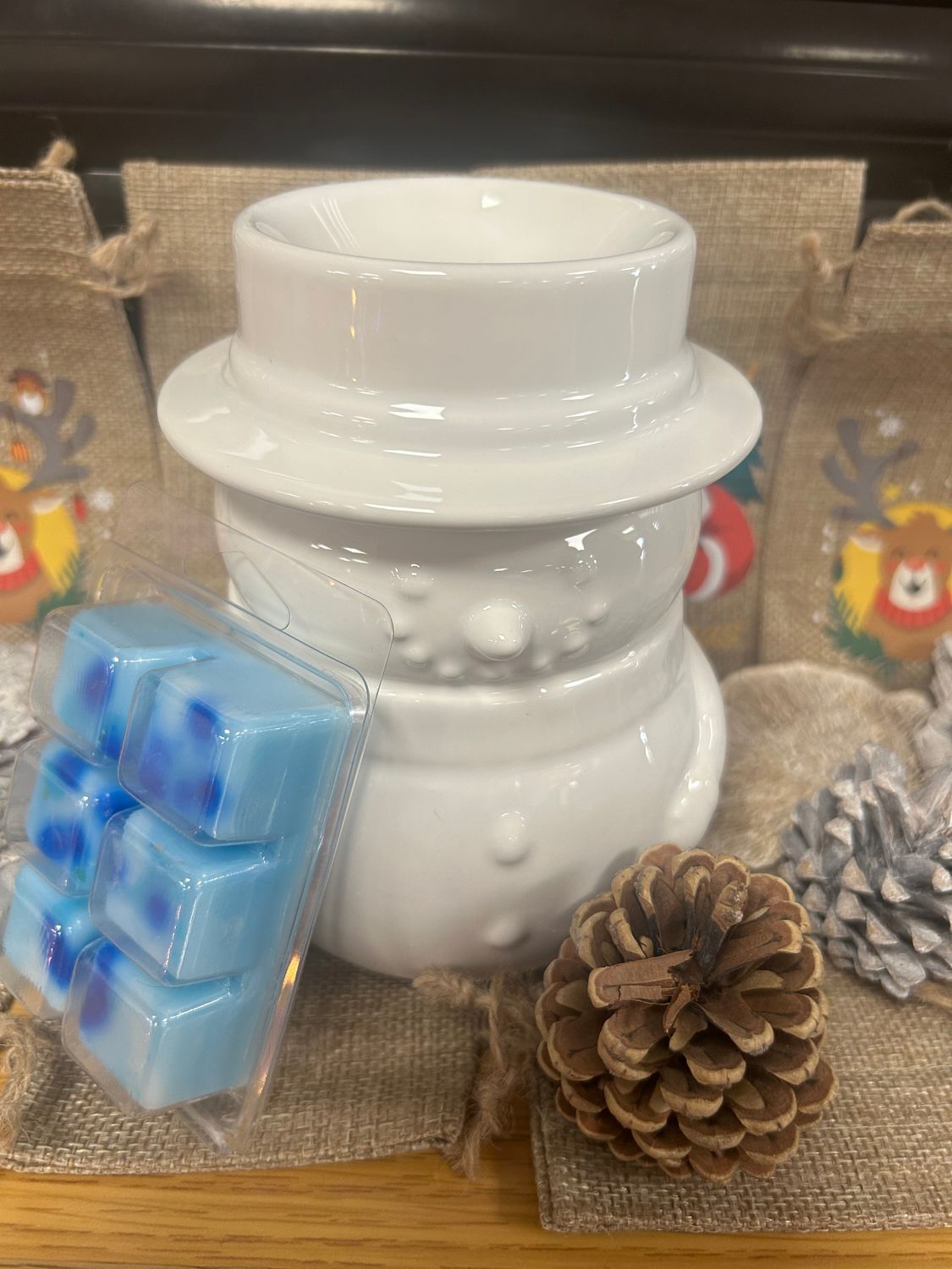 Wax Melt Burner : SNOWMAN (WHITE)