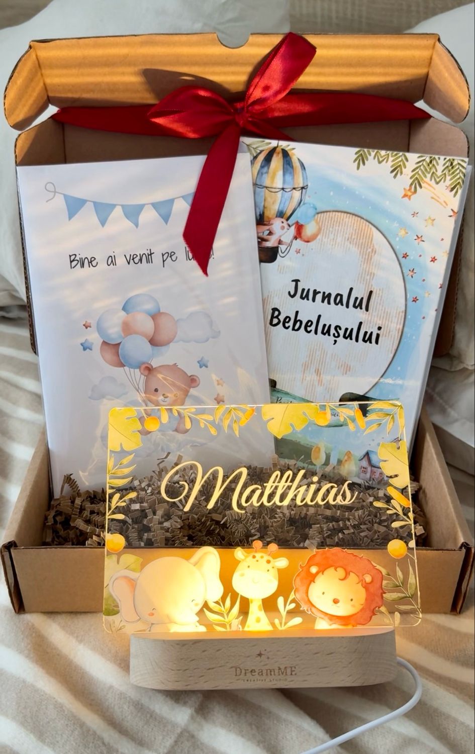 Cadou pentru nou născut ❤️ Bundle Jurnalul Bebelușului + lampă de veghe personalizată