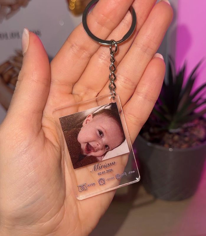 Breloc personalizat cu fotografia și datele nașterii 👶🏻