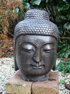 Tête de Bouddha en granit 35 cm