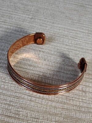 Bracelet magnétique ciselé en cuivre et laiton