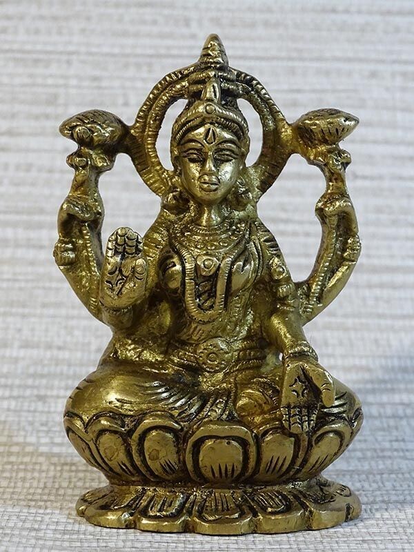 Déesse Lakshmi en laiton massif  8,5 cm