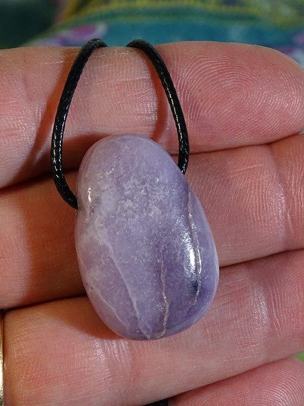 Pendentif goutte en Lépidolite