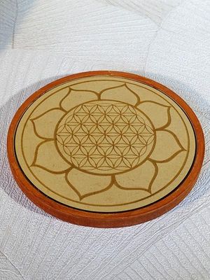 Plateau Fleur de Vie ceint dans une fleur de Lotus 15 cm Plateau Fleur de Vie ceint dans une fleur de Lotus 15 cm
