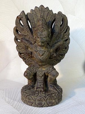 Garuda en pierre reconstituée  32 cm