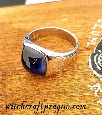 Custom witchcraft ring amulet blue sapphire