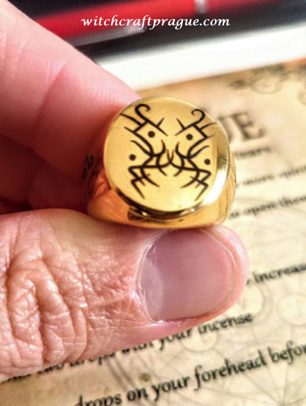 Witchcraft Chaos magick ring amulet, Material: Gold plated