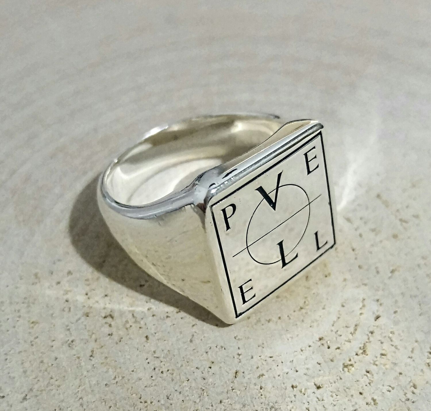 John Dee PELE ring, Material: 925 Silver