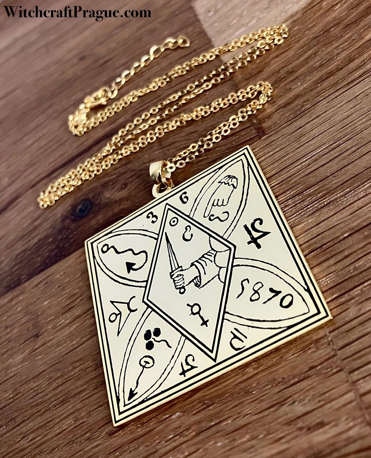 Amulet necklace for winning the lottery, Material: Gold plated
