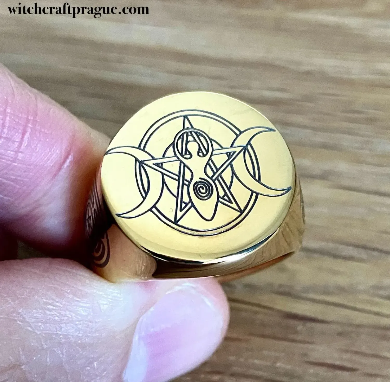 Hecate triple Moon Goddess Ring, Material: Gold plated