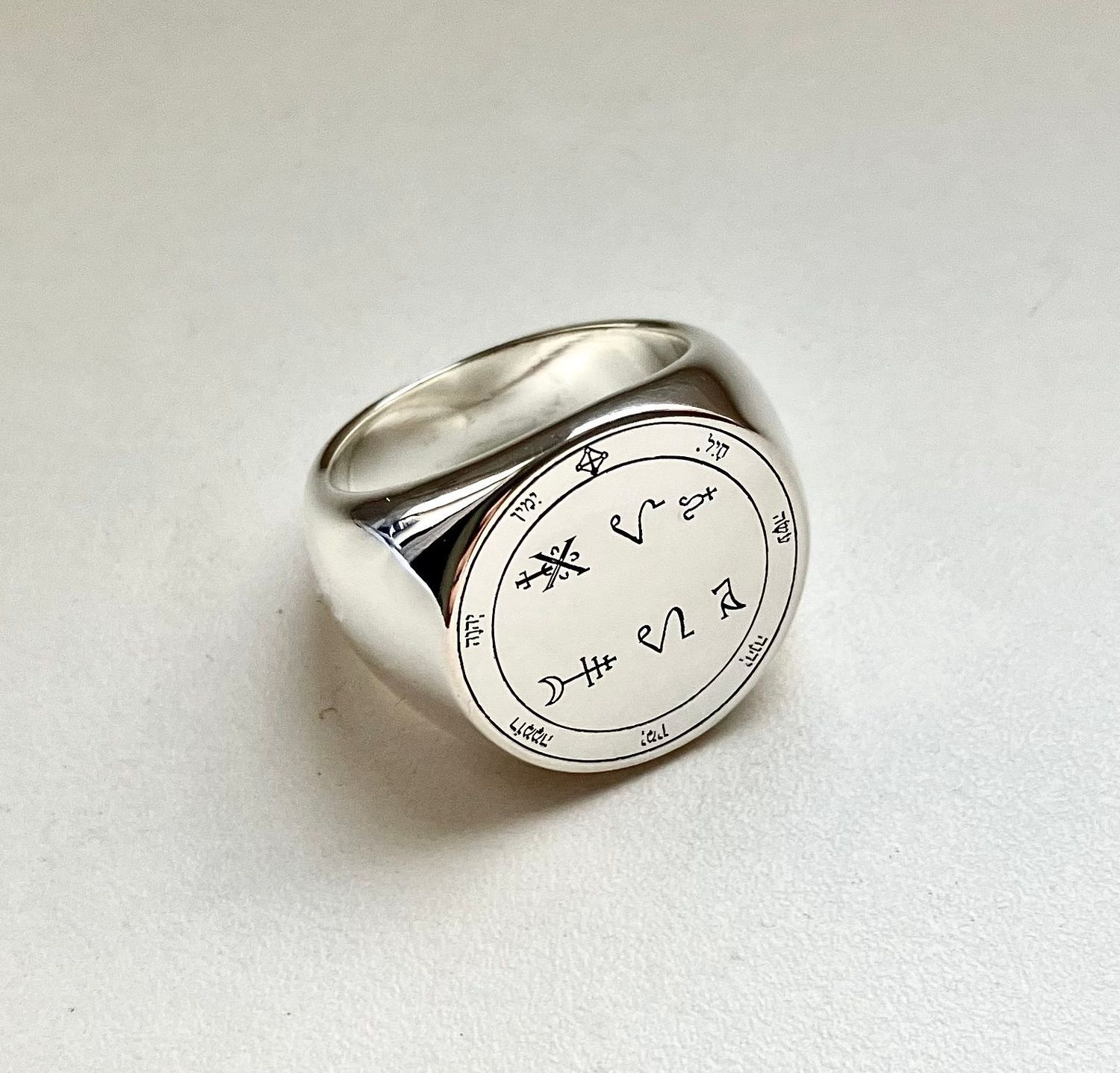 Amulet for gambling and luck