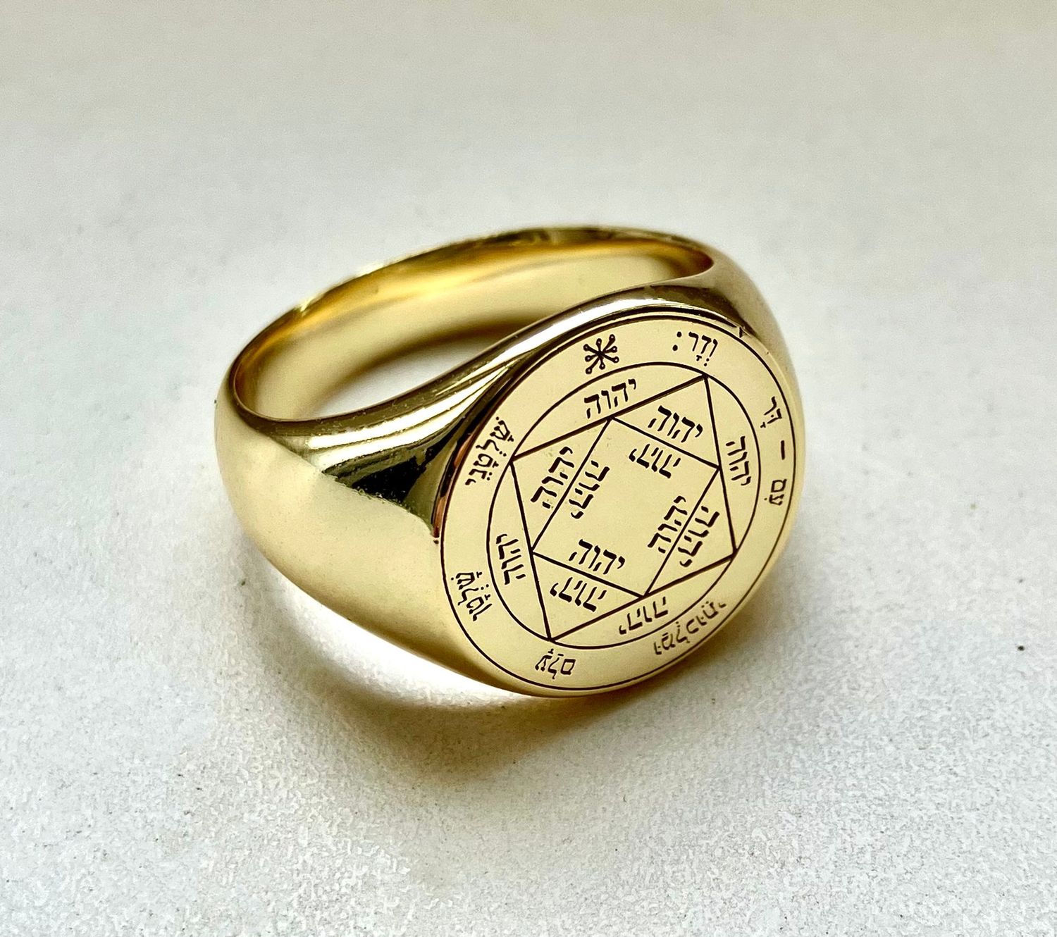 witchcraft Third Pentacle of the Sun ring seal of Solomon amulet, Material: Gold plated