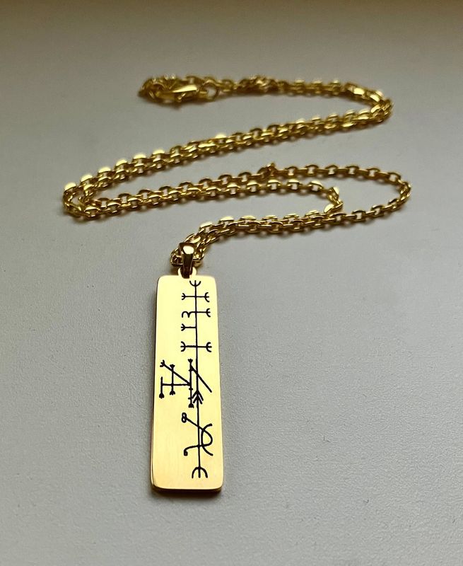 Witchcraft Icelandic Lukkustafir necklace amulet Celtic talisman