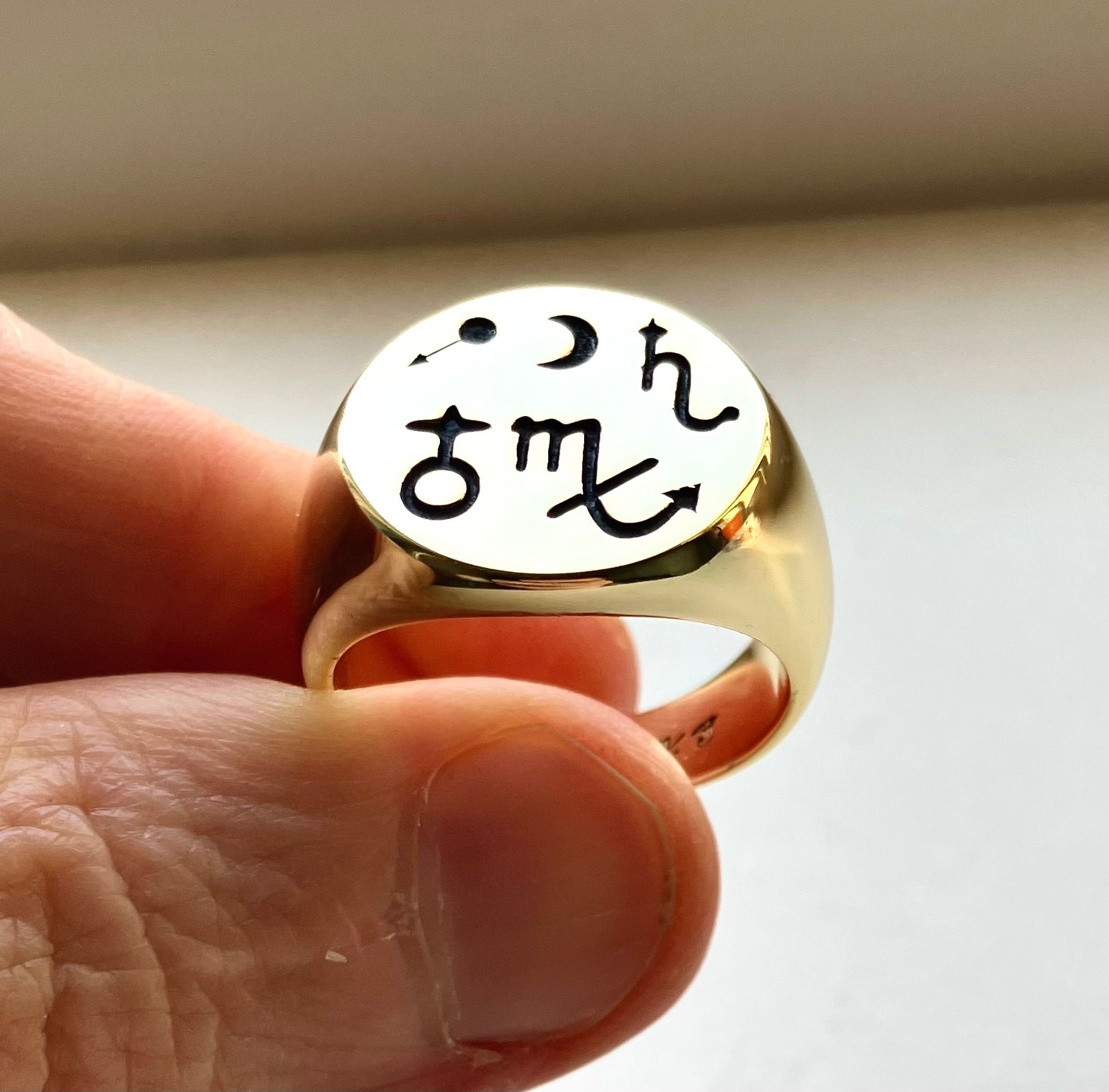 Black pullet ring, invisibility talisman