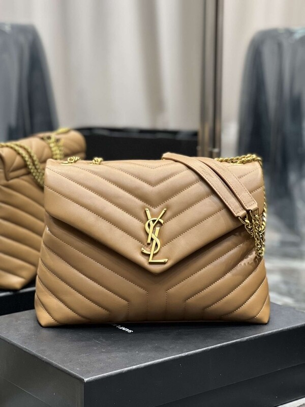 Loulou Large