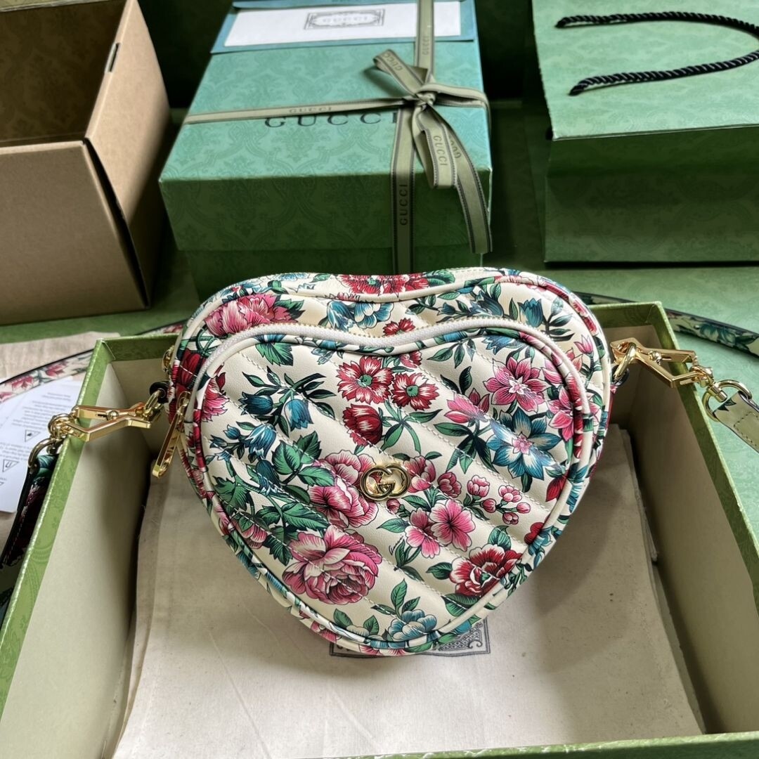 Matelasse Heart Bag