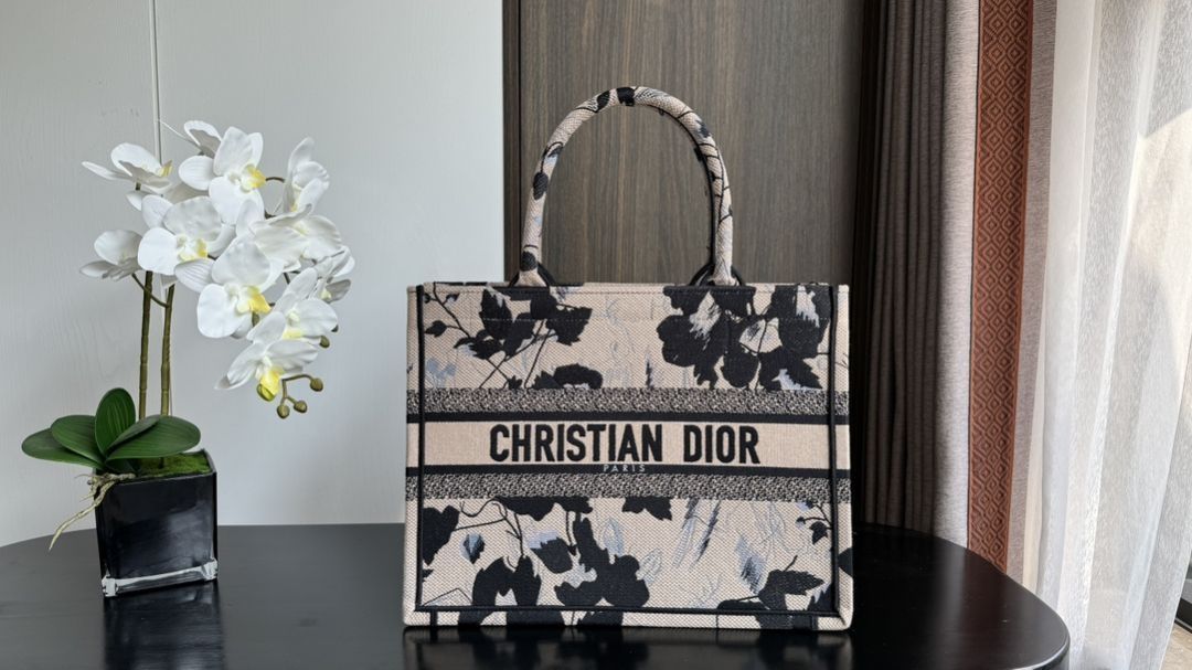 Medium Book Tote