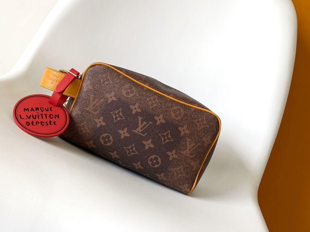Locker Dopp Kit