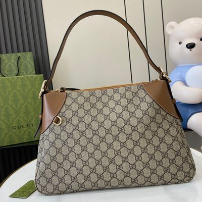 GG Emblem Medium Shoulder Bag