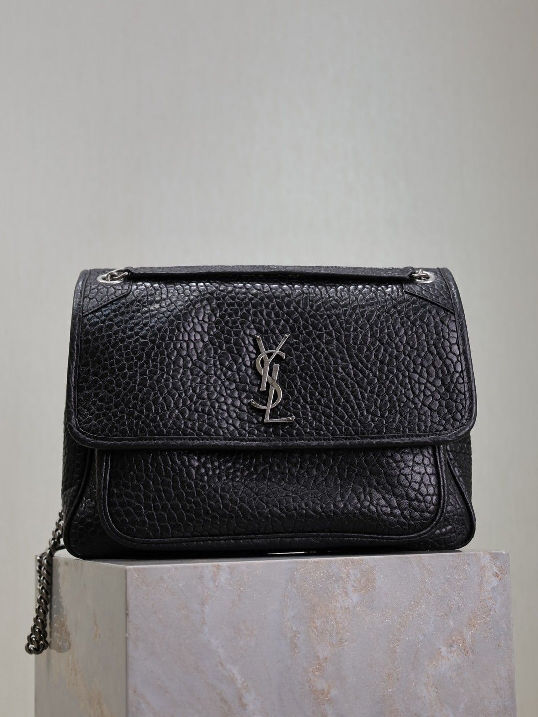 Niki Large in Grained Leather