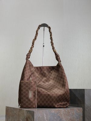 Amalia in Silk Twill